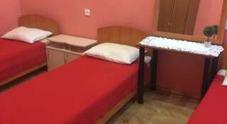 Хостел Gosti na Grafskom Санкт-Петербург Односпальная кровать в  женском общем номере-4